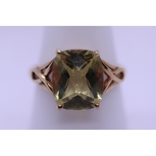 91 - 9ct gold stone set ring - Size R