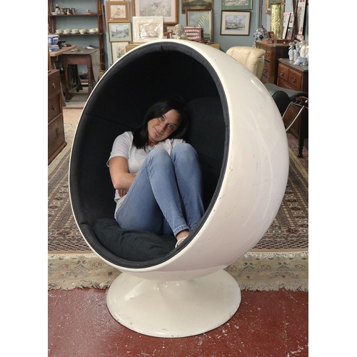 429 - Original Eero Aarnio 1960's Ball Chair