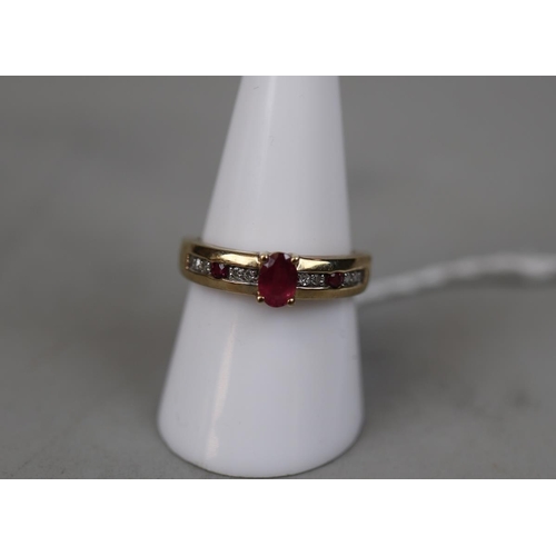 101 - 9ct gold red & white stone set ring - Approx gross weight: 3.2g - Size Q