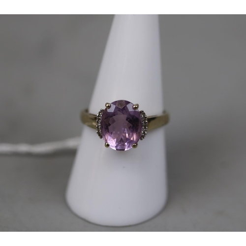 111 - 9ct gold amethyst set ring - Size Q