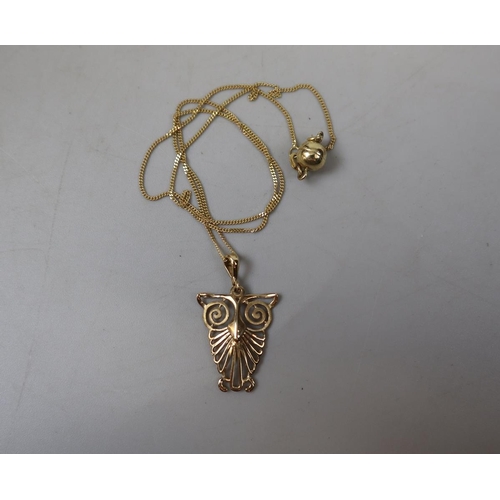 120 - 9ct gold owl pendent on 9ct gold chain - Approx weight: 4.3 g