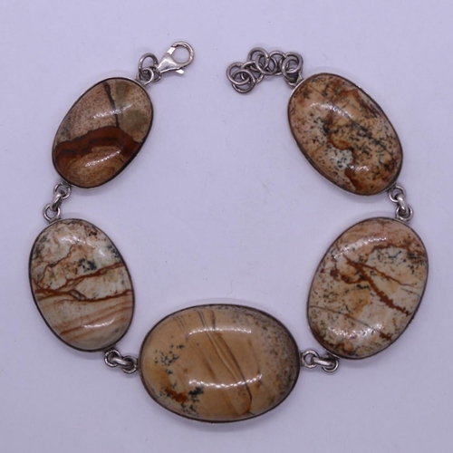 125 - Silver quartz hardstone set bracelet