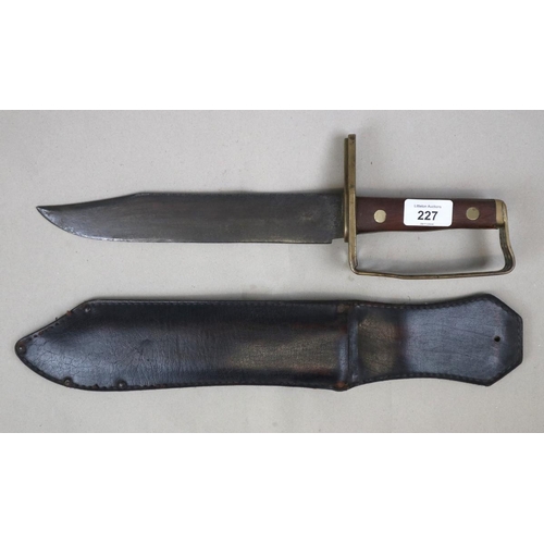 227 - WWI trench knife in original shealth - Taylor's of Sheffield