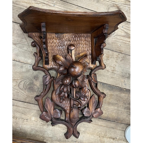 330 - Victorian heavily carved wall bracket