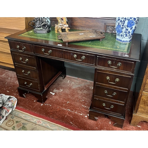 356 - Leather topped pedestal desk - Approx W: 122cm D: 59cm H: 74cm