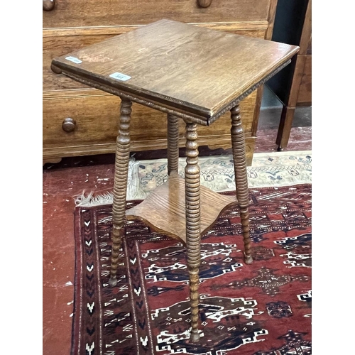 363 - Arts & Crafts oak table