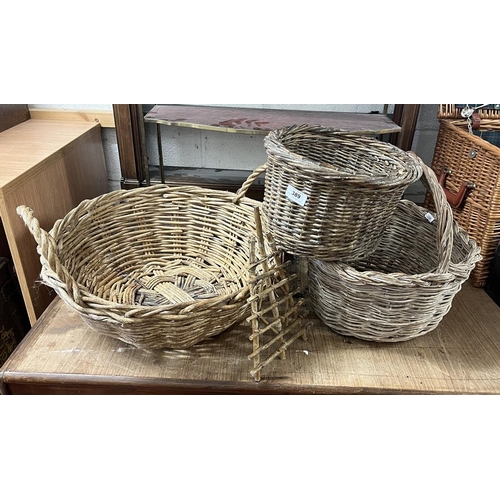 389 - Collection of wicker baskets