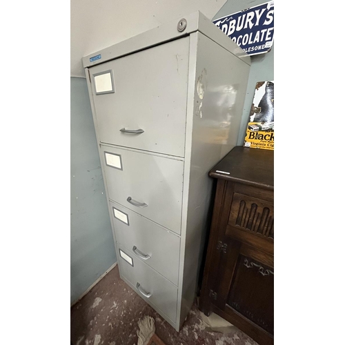 456 - Metal filing cabinet