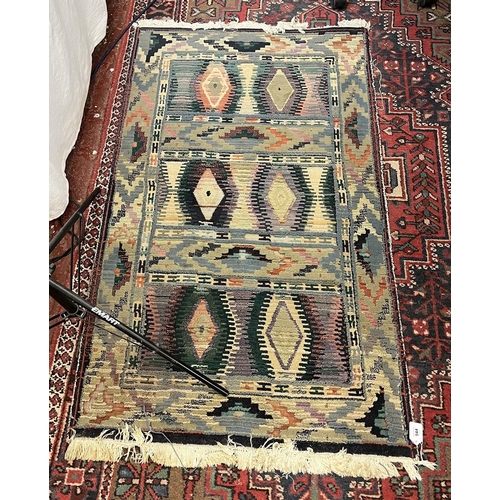 544 - Patterned rug - Approx 144cm x 80cm