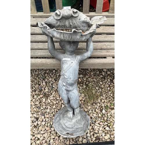 566 - Antique lead birdbath - Cherub holding shell - Approx H: 80cm