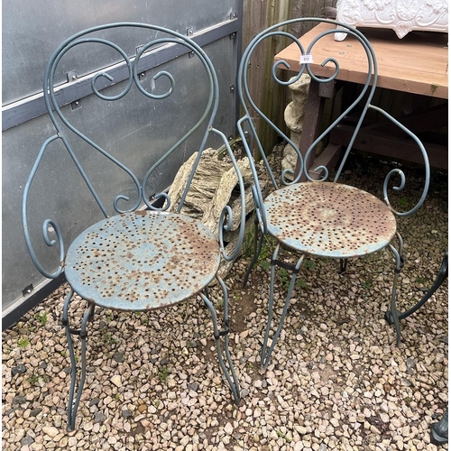 572 - 2 metal garden chairs