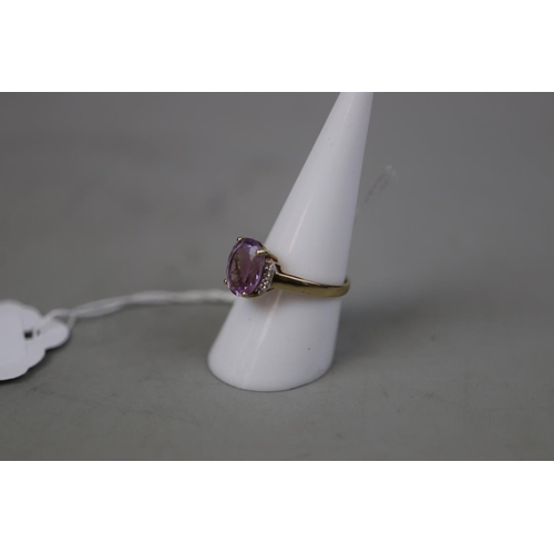 111 - 9ct gold amethyst set ring - Size Q