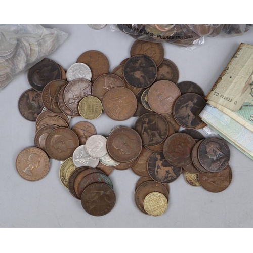 139 - Large collection of mixed coins to include silver