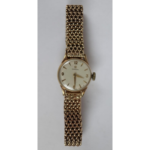 153 - 9ct gold ladies Omega watch with 9ct gold strap in original box - Approx gross weight: 30g