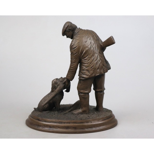 252 - David Hughes sculpture of gun dog and owner - Approx H: 23cm