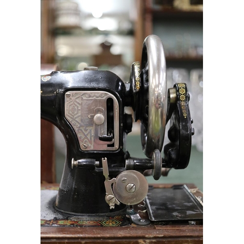 302 - Vintage sewing machine by Hexagon