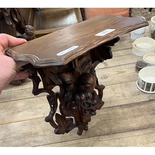 330 - Victorian heavily carved wall bracket