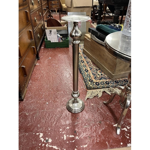 438 - Metal table and stand together with pair of vases - Approx W: 86cm D: 53cm H: 47cm