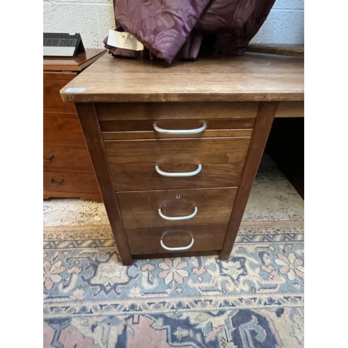 489 - Mid century teak desk - Approx W: 153cm D: 92cm H: 74cm