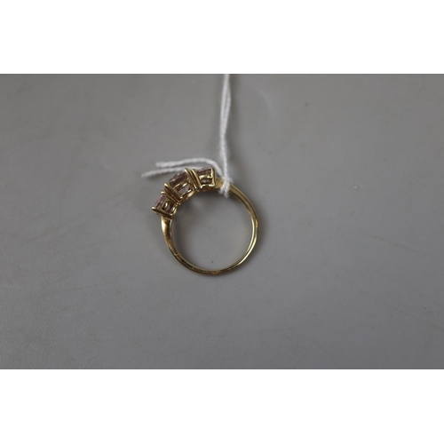 77 - 9ct gold stone set ring - Size P