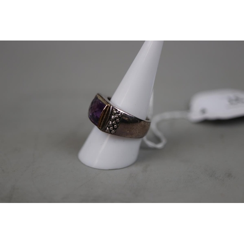 97 - Heavy silver amethyst set ring - Approx weight: 15.2g - Size R