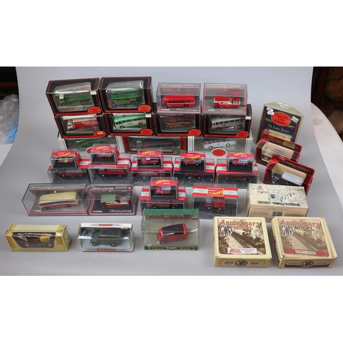 142 - Large collection of boxed die cast cars to include Matchbox Models of Yesteryear