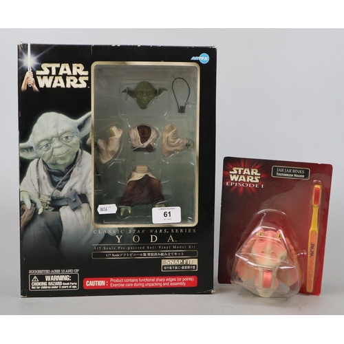 61 - Star Wars 1/7 pre painted vinyl model kit - Yoda together with Jar Jar Binks tooth brush set