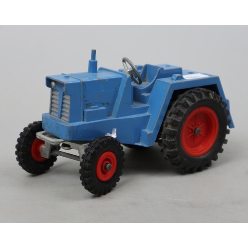 113 - Tri-Ang tractor