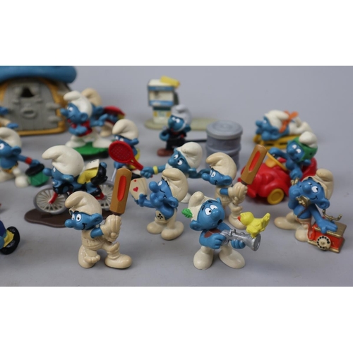 120 - Collection of Smurf and accessories 