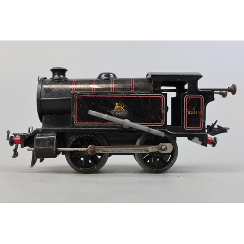 13 - 3 0 gauge Hornby clockwork model railway engines