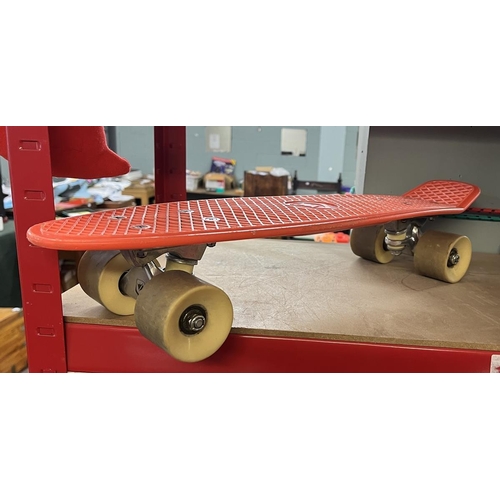 172 - Penny board together with pad set