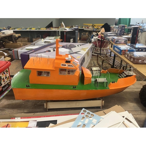 187 - Radio control pilot boat motor & servos with remote in working order