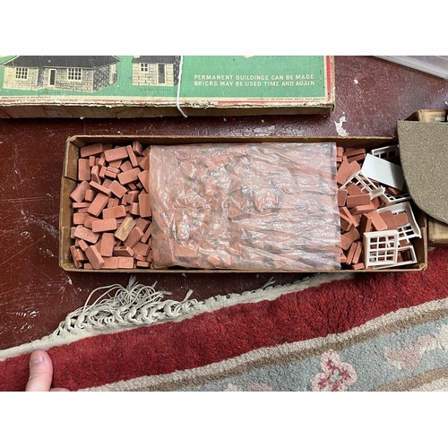 197 - Vintage bricks and blocks to include boxed Bricklayer 3 set