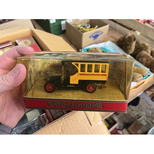 200 - Large collection of Matchbox 'Models of Yesteryear'