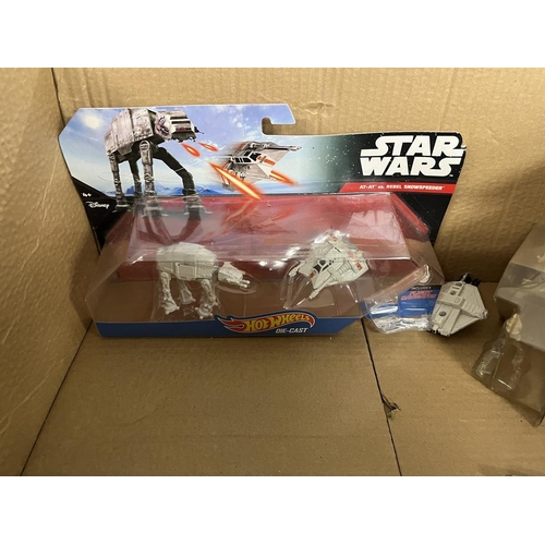 201 - Good collection of Star Wars Hot Wheels vehicles and ships in original boxes together with other Sta... 