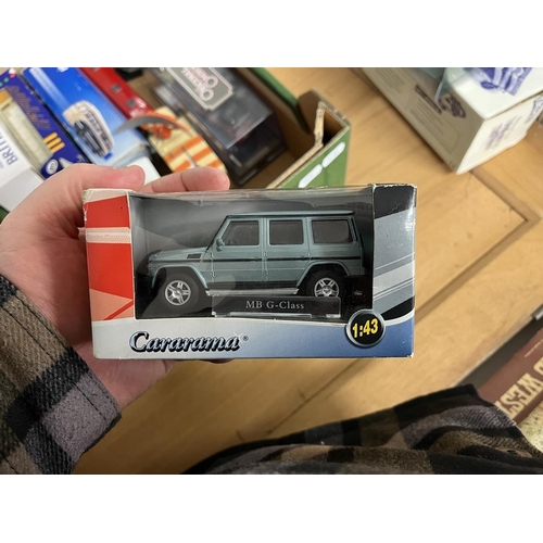 206 - Collection of die cast vehicles to include boxed examples