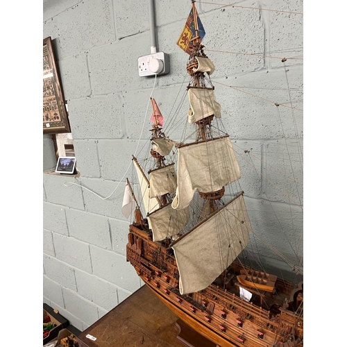 221 - Large scratch built model of a 100 gunner galleon - Sovereign of the Seas