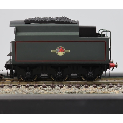 27 - Hornby 00 gauge R2466 Rebuilt Merchant Navy Class 4-6-2 35011 