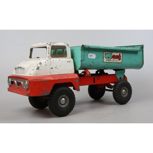 362 - Large vintage Triang tin plate tipper truck