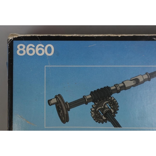 368 - Boxed Technic Action Lego - 8660