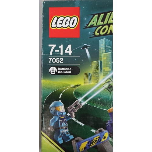 379 - Lego Aliens Conquest set in original box - 7052