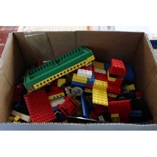 384 - Box of mixed Lego