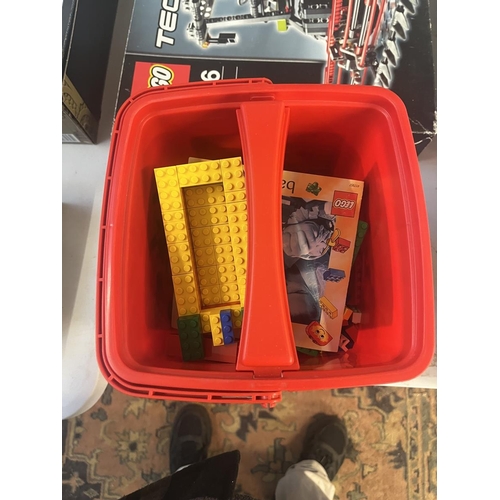 391 - Tub of Lego Basics