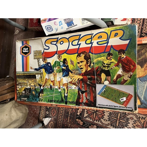 419 - Collection of vintage games