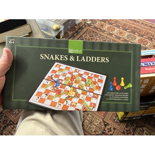 421 - Set of games: Snakes and Ladders, Pictionary etc