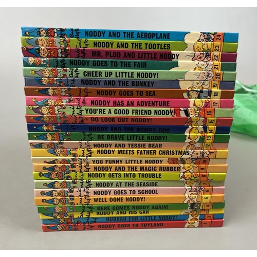 454 - 24 volumes of Enid Blyton Noddy books