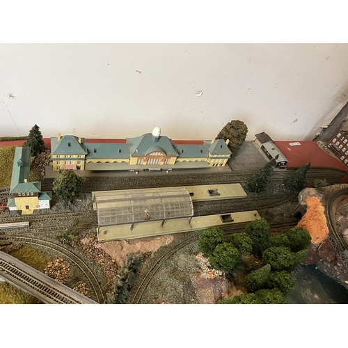 455 - Marklin Z-gauge model railway set diorama. Wired with track but no rolling stock. Complete with tran... 