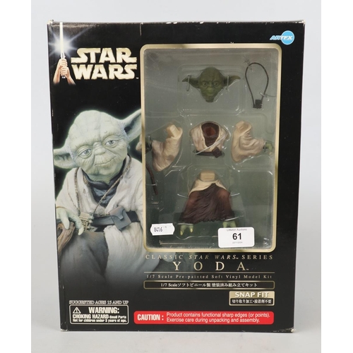 61 - Star Wars 1/7 pre painted vinyl model kit - Yoda together with Jar Jar Binks tooth brush set