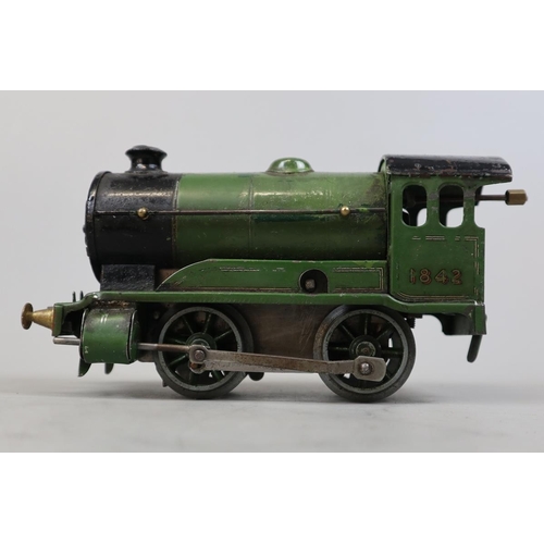 8 - 3 0 gauge clockwork model railway engines including Hornby