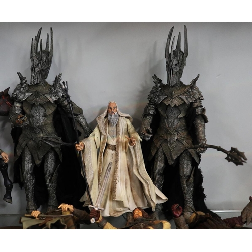 89 - Collection of Lord of the Rings action figures